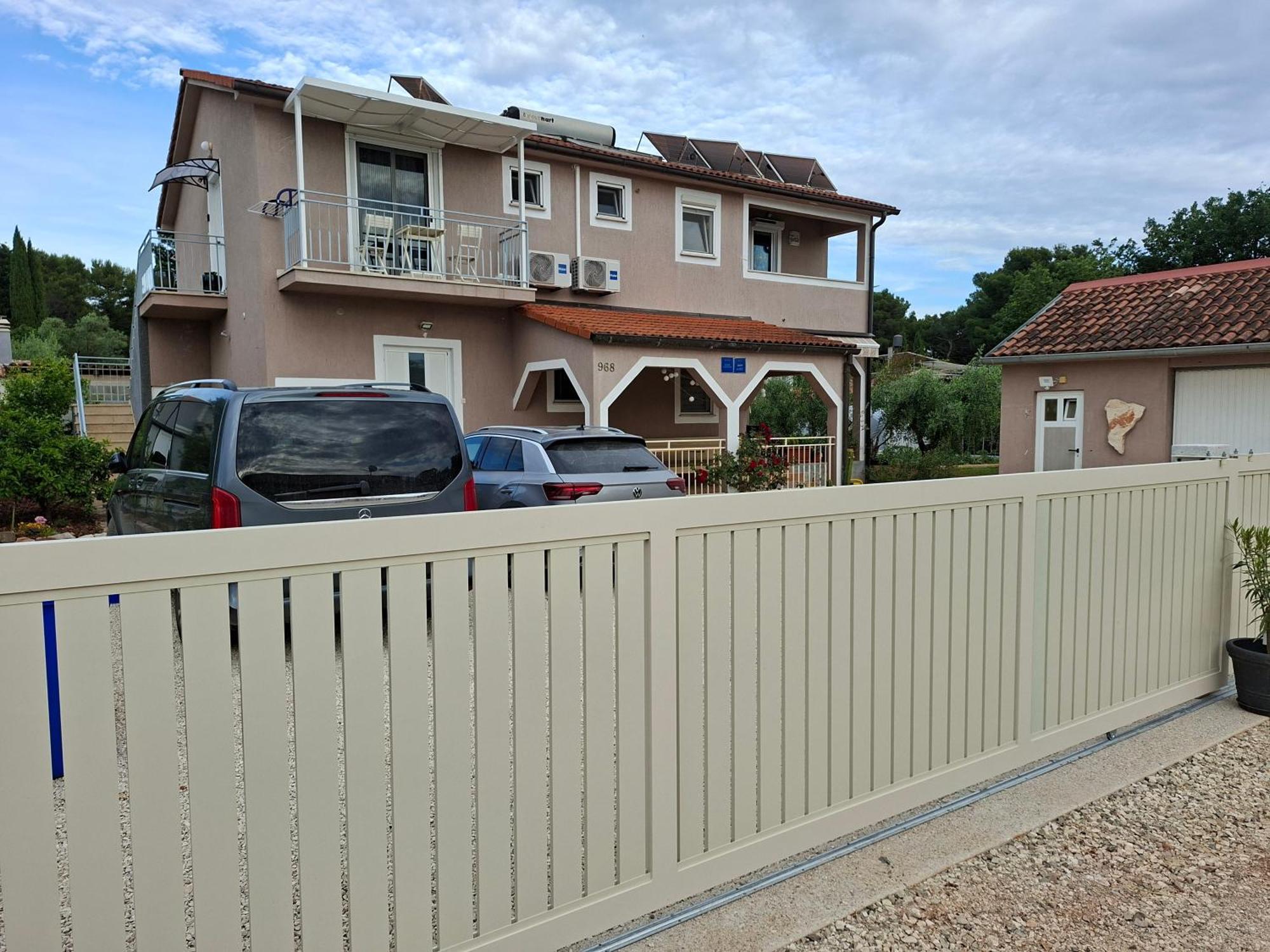 Apartment & Rooms Roza Peroj Exterior photo